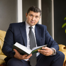 Адвокат по Нерухомості.